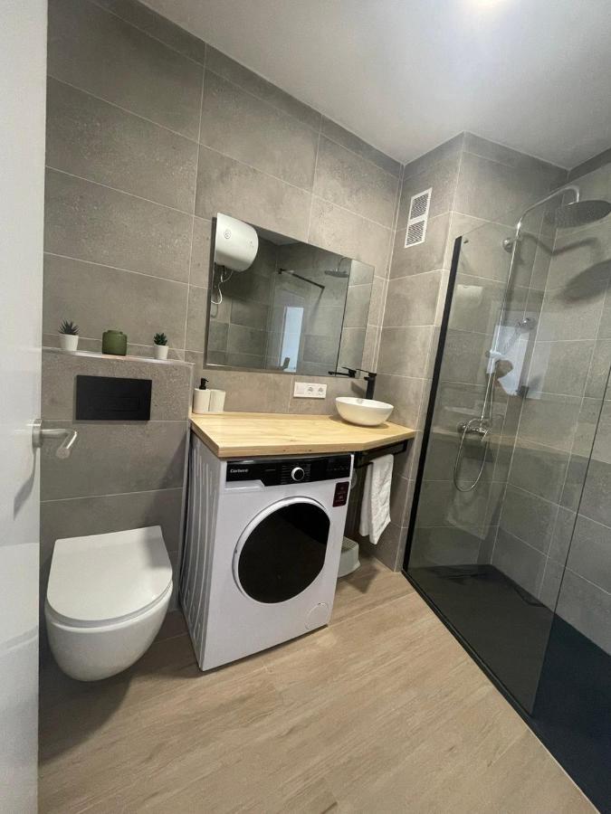 Apartment Iris 5 Minutos De La Playa, Centro De Ciudad 칼페 외부 사진