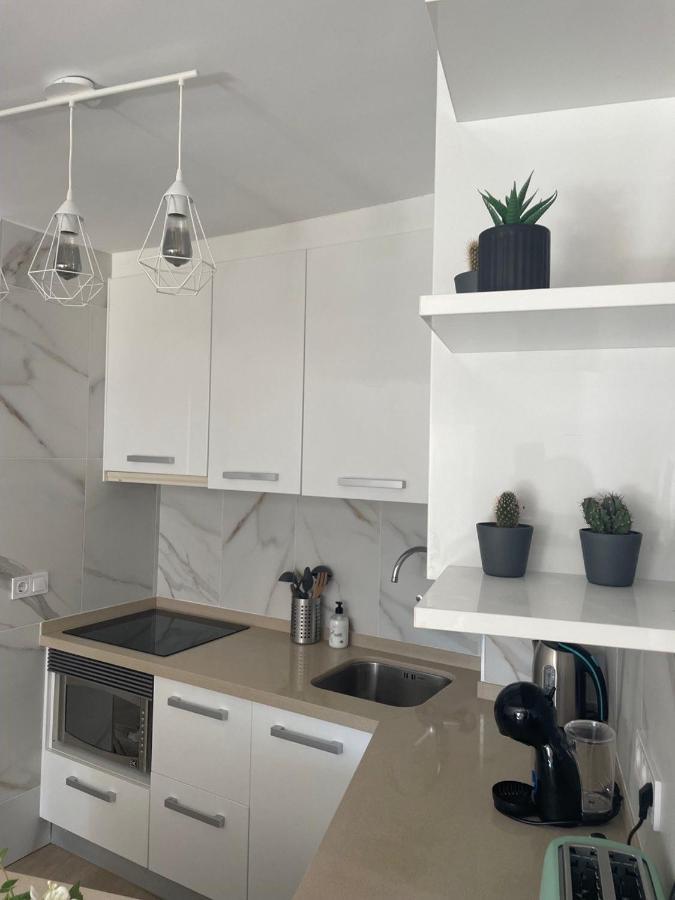 Apartment Iris 5 Minutos De La Playa, Centro De Ciudad 칼페 외부 사진